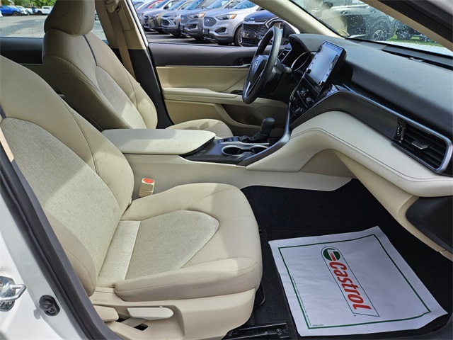 2023 Toyota Camry Hybrid LE photo 14
