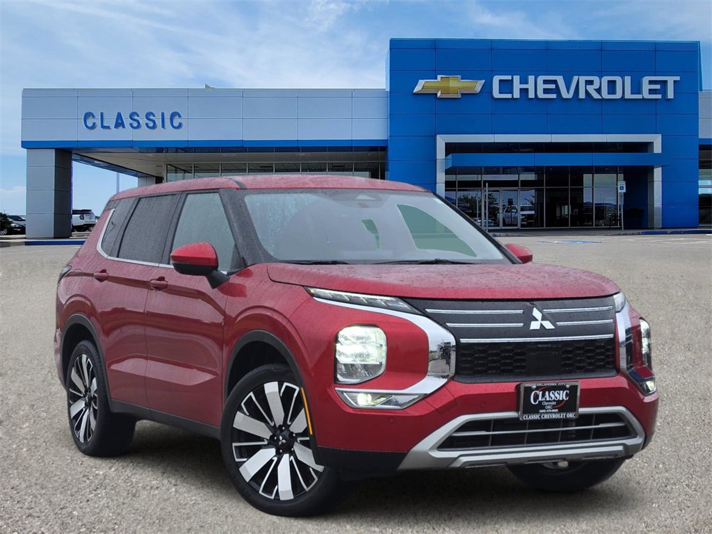 2025 Mitsubishi Outlander SE's photo