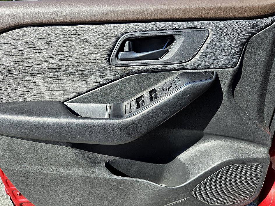 2023 Nissan Rogue S photo 27