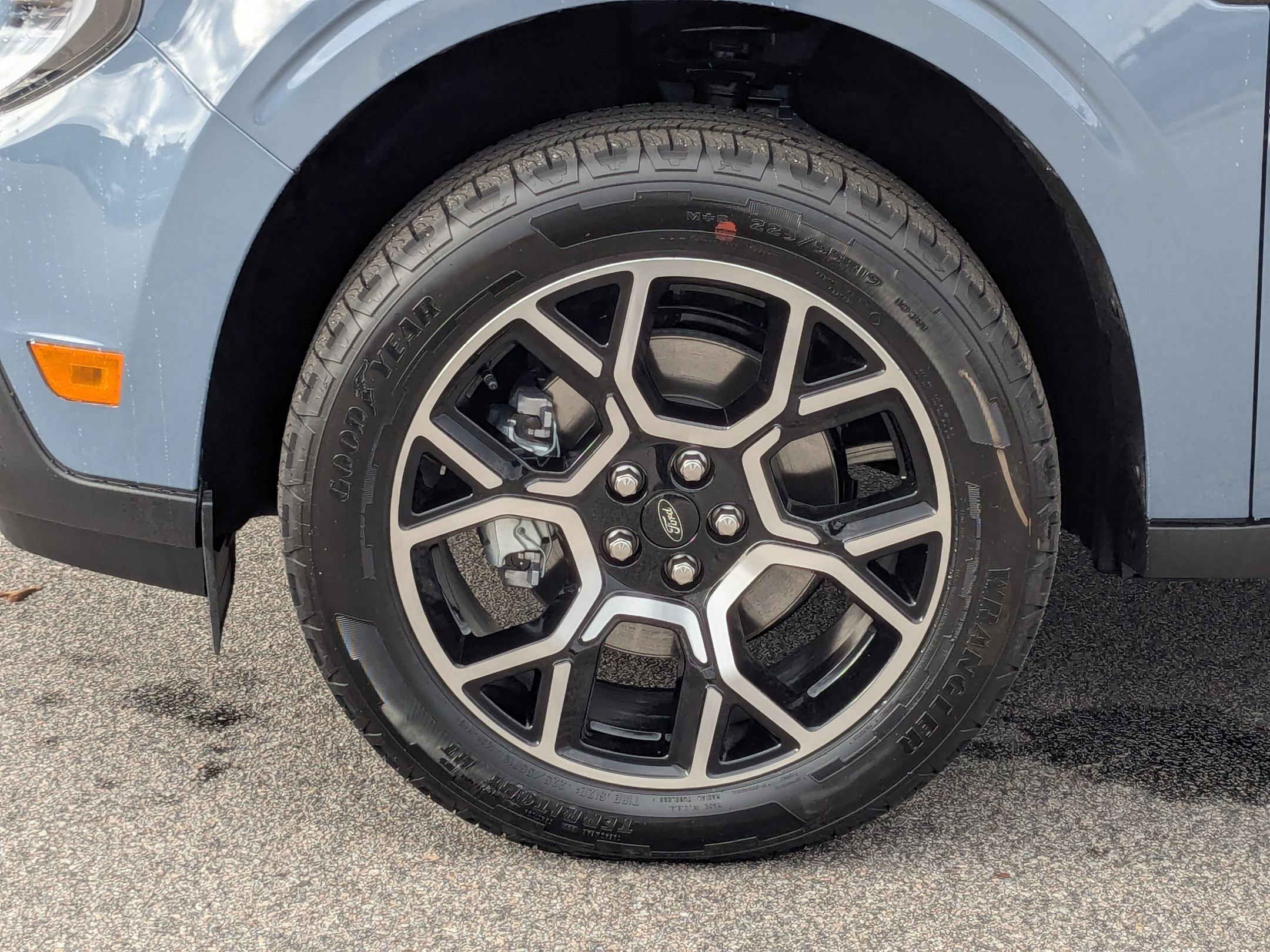 2025 Ford Maverick Lariat photo 3