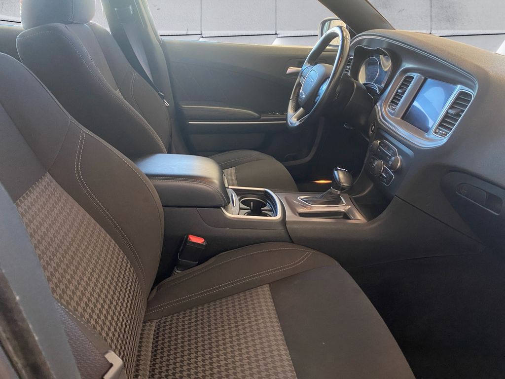 2023 Dodge Charger SXT photo 13
