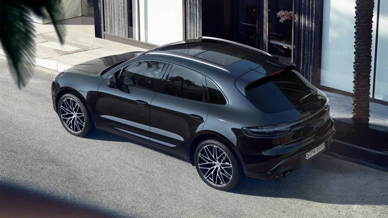 2025 Porsche Macan T photo 4