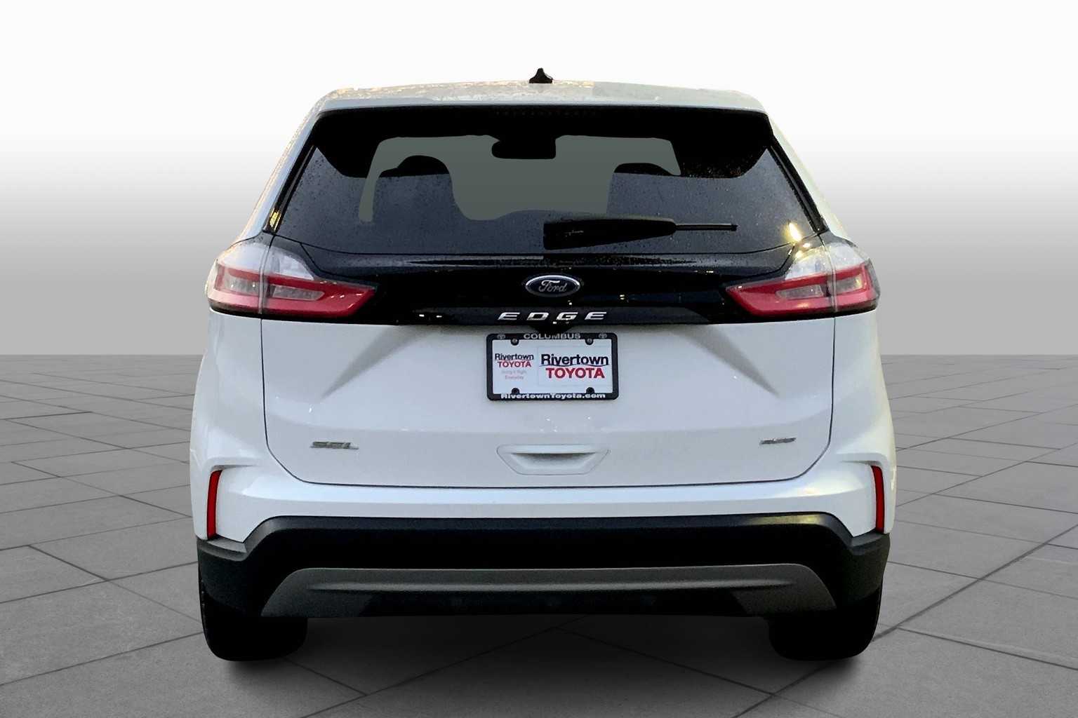 2024 Ford Edge SEL photo 4
