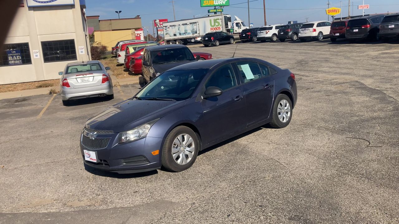 2014 Chevrolet Cruze LS photo 3