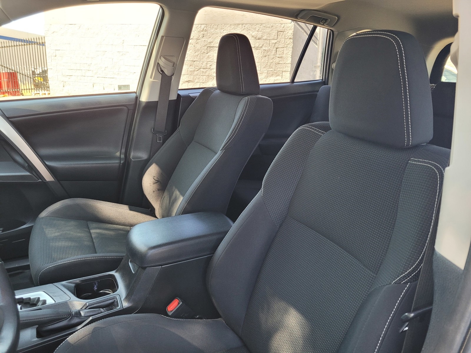 2018 Toyota RAV4 XLE photo 22