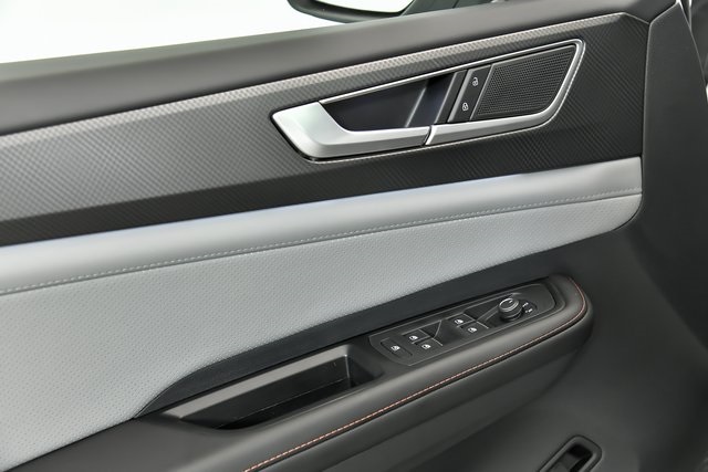 2025 Volkswagen Atlas Peak Edition SE photo 8
