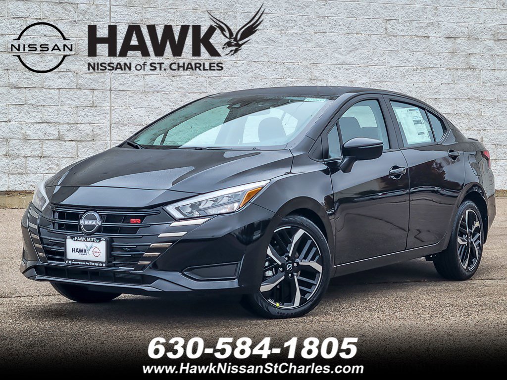 2025 Nissan Versa SR's photo