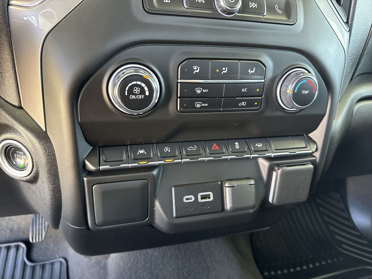 2025 Chevrolet Silverado 1500 Custom photo 33