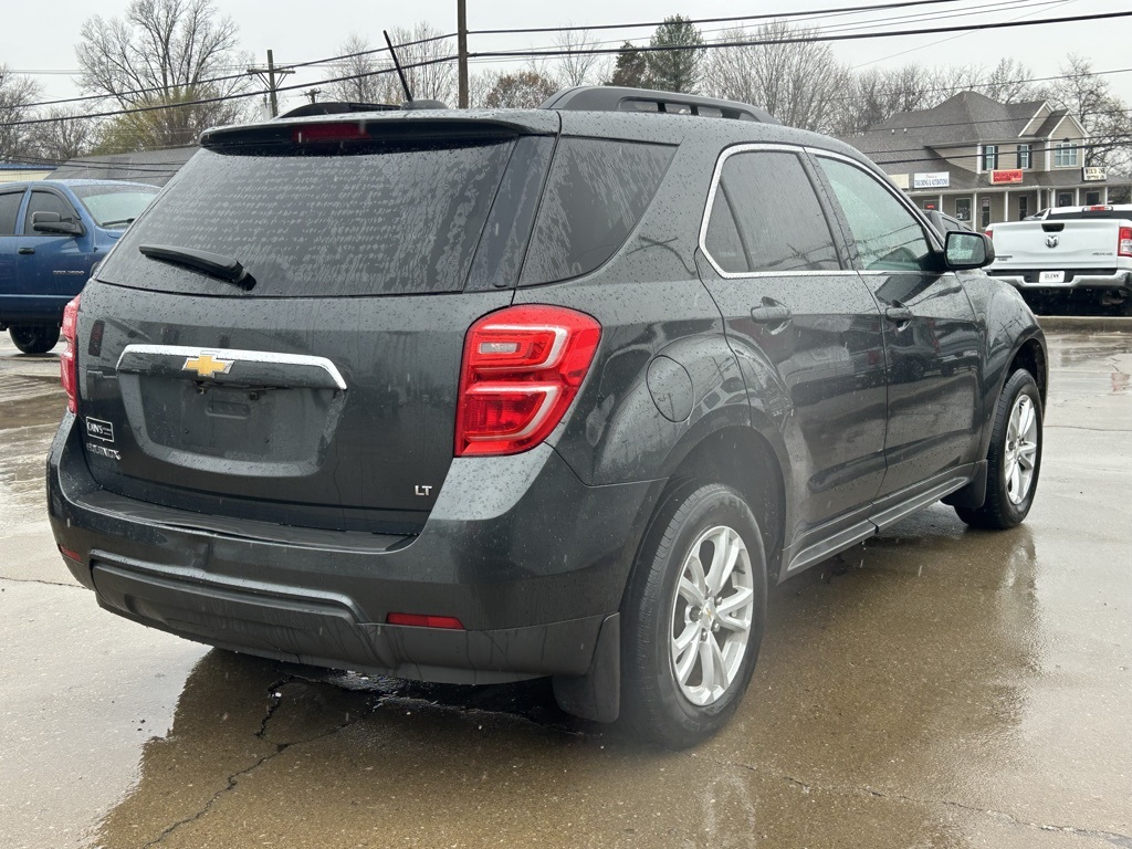 2017 Chevrolet Equinox LT photo 4