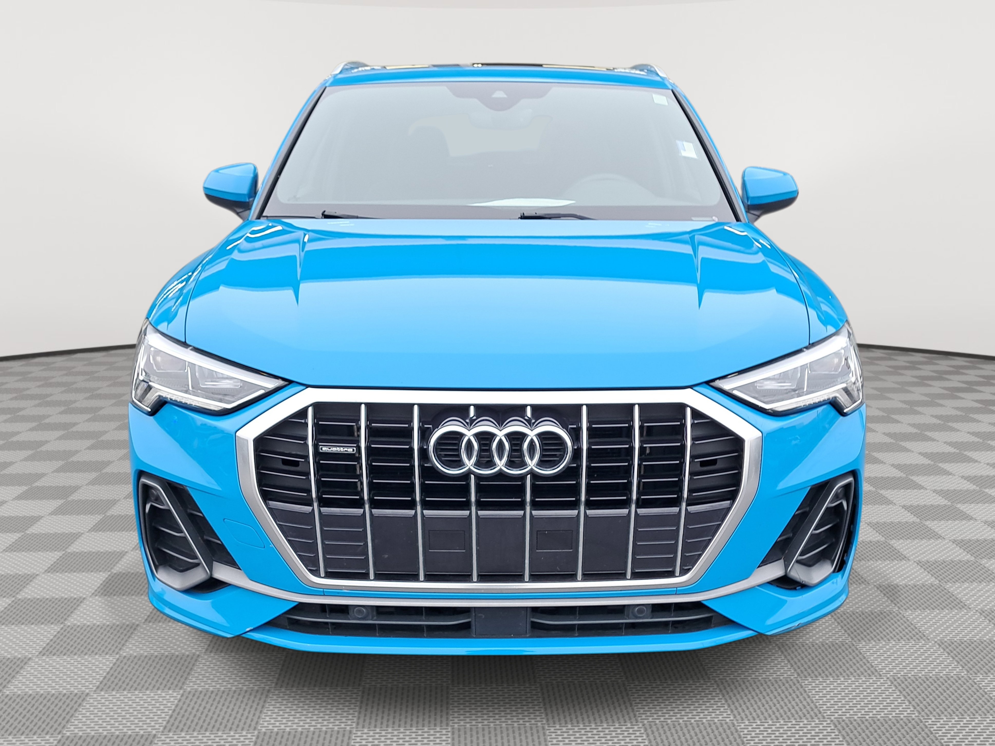 2020 Audi Q3 S line Premium Plus photo 2