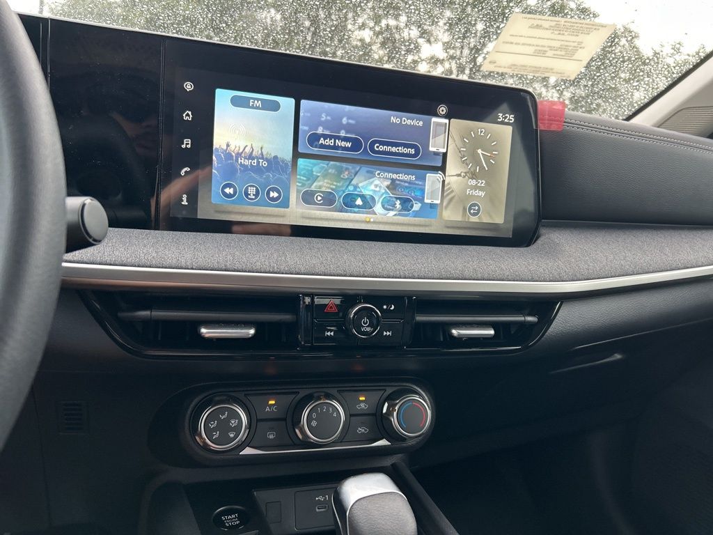 2025 Nissan Kicks SV photo 22