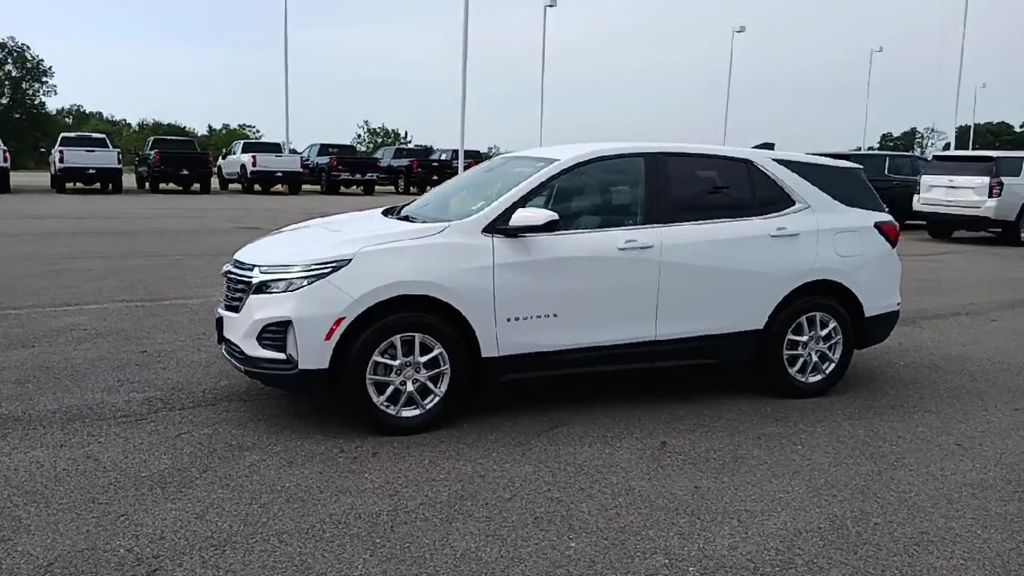 2023 Chevrolet Equinox LT photo 4