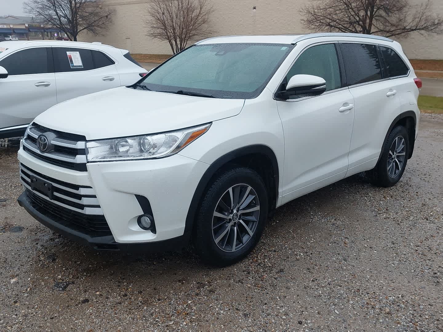 2018 Toyota Highlander SE XLE photo 2