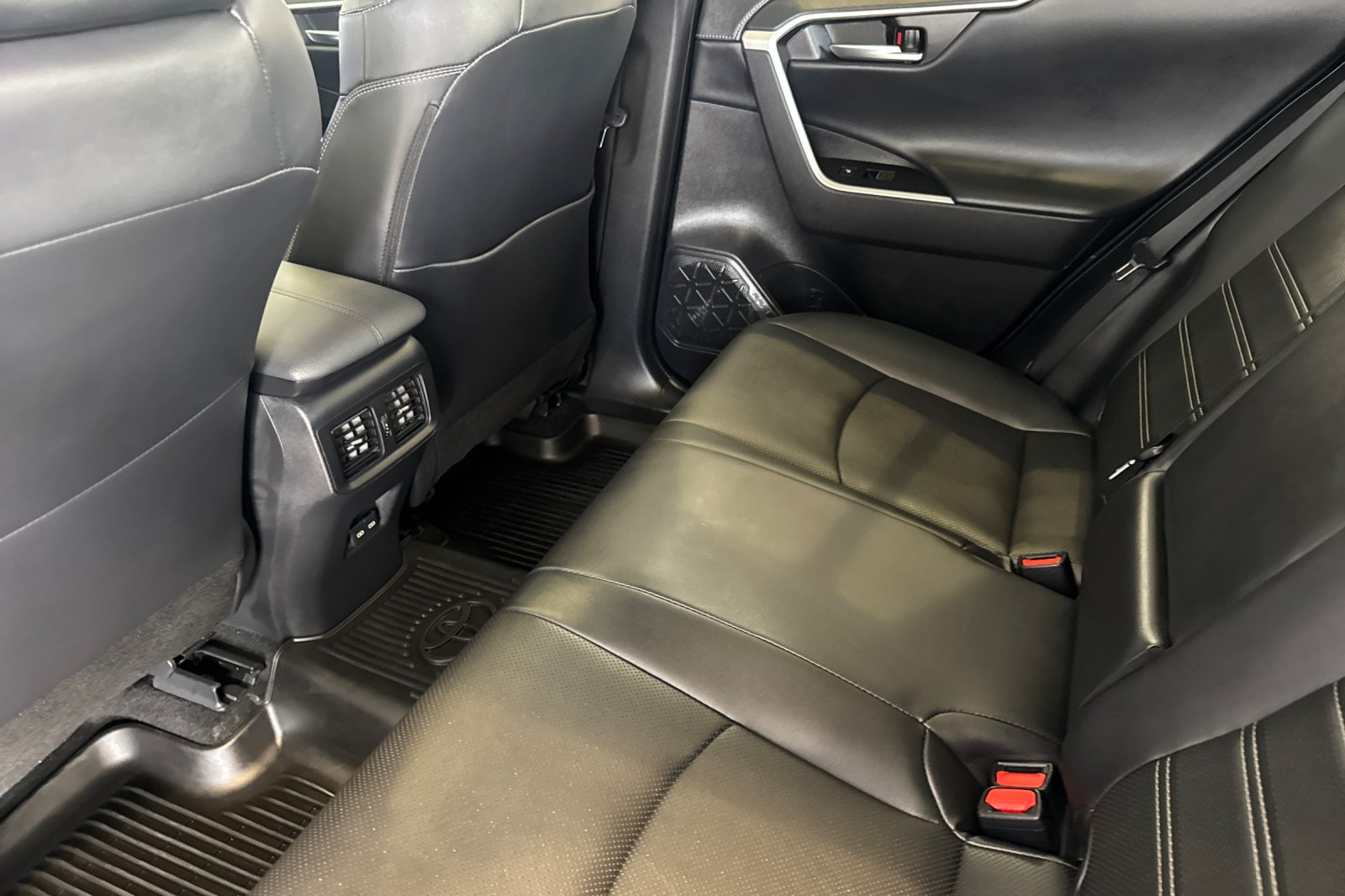 2024 Toyota RAV4 Limited photo 10