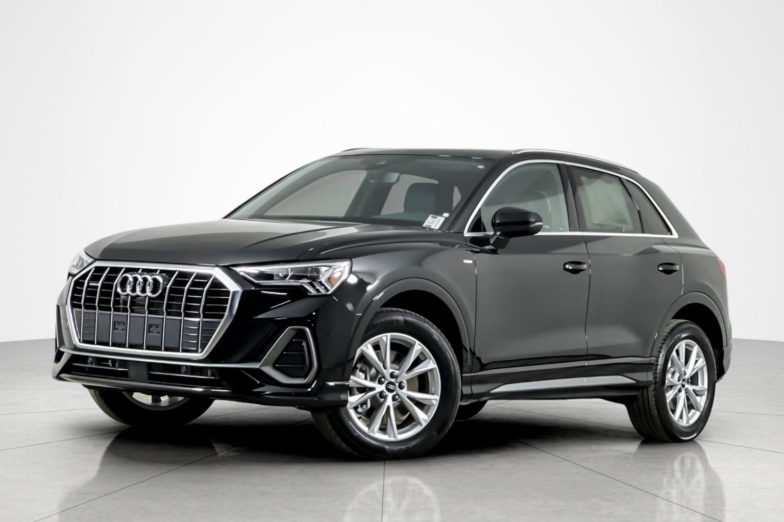 2025 Audi Q3 S Line Premium's photo
