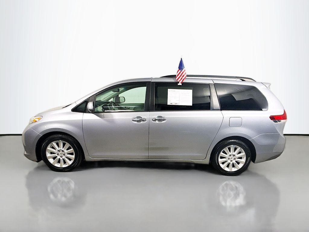2012 Toyota Sienna Limited photo 4