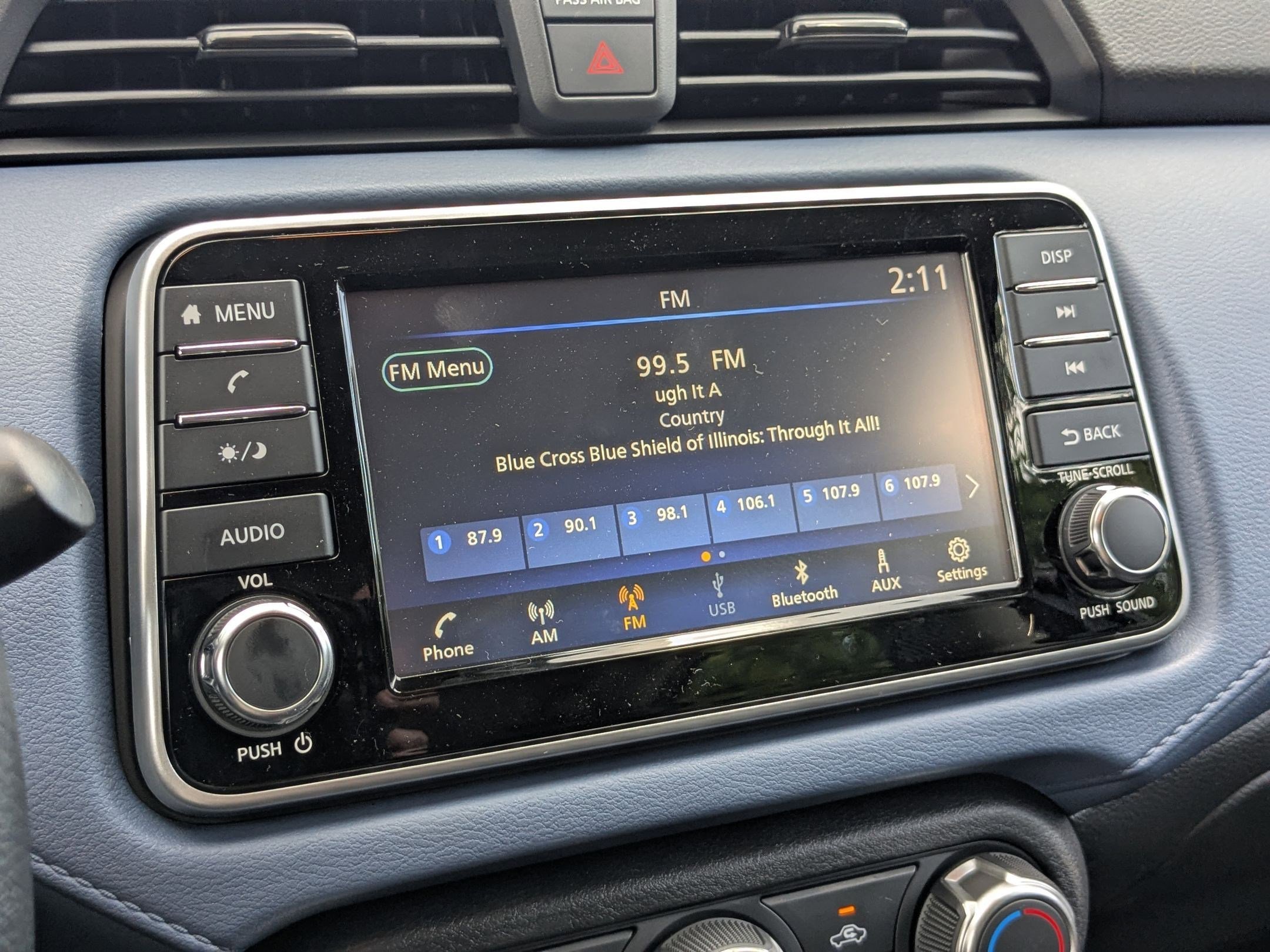2025 Nissan Versa SV photo 13