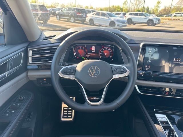 2025 Volkswagen Atlas Peak Edition SE photo 18