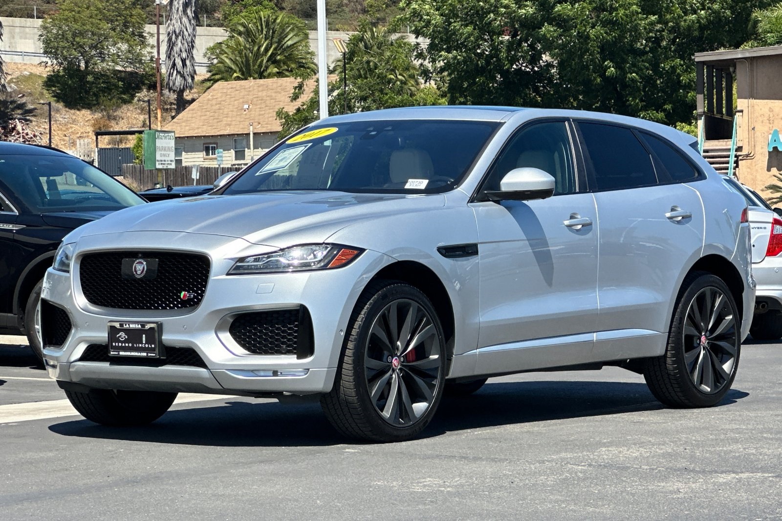 2017 Jaguar F-PACE First Edition photo 7