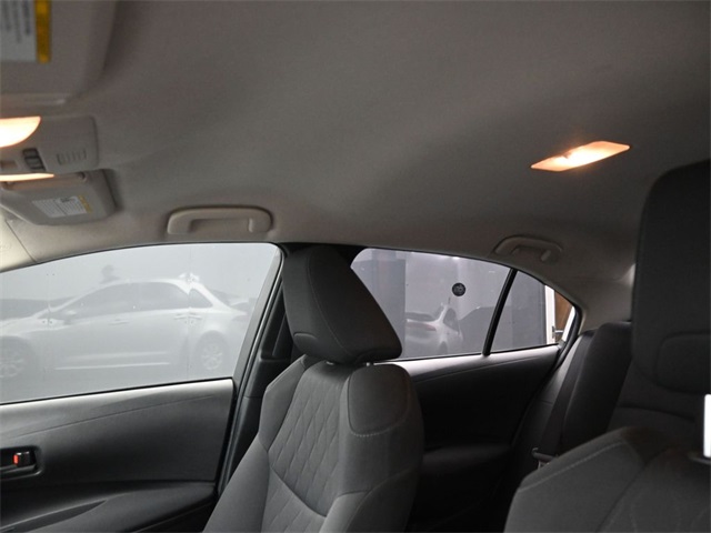 2022 Toyota Corolla LE photo 2