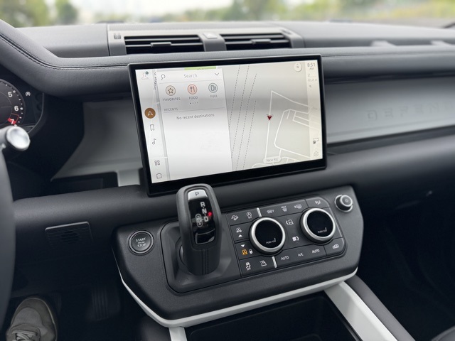 2025 Land Rover Defender 110 S photo 14