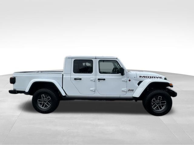2025 Jeep Gladiator Mojave photo 3