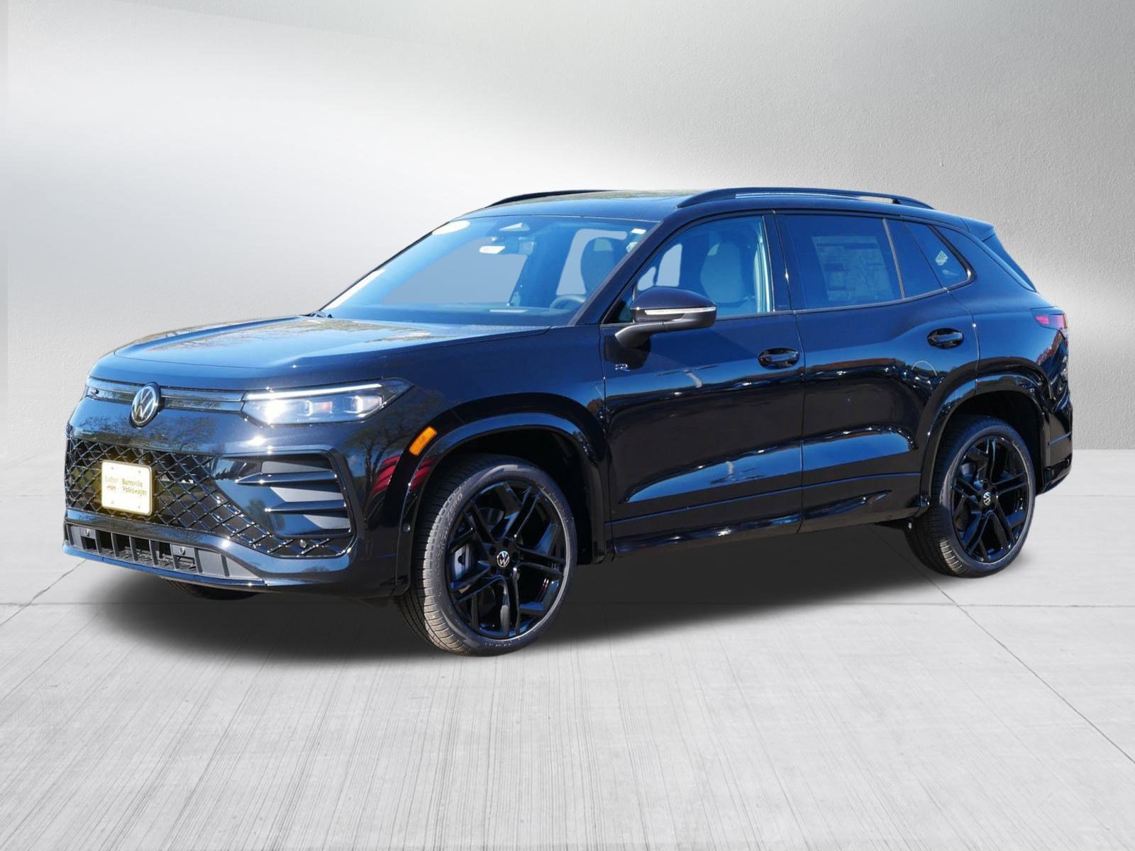 2026 Volkswagen Tiguan SE R-Line Black photo 2