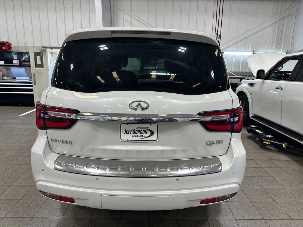 2019 Infiniti QX80 Luxe photo 2