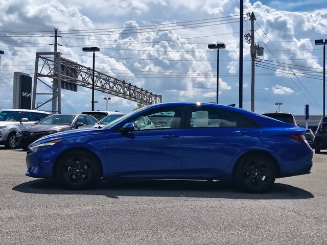 2021 Hyundai Elantra SEL photo 10