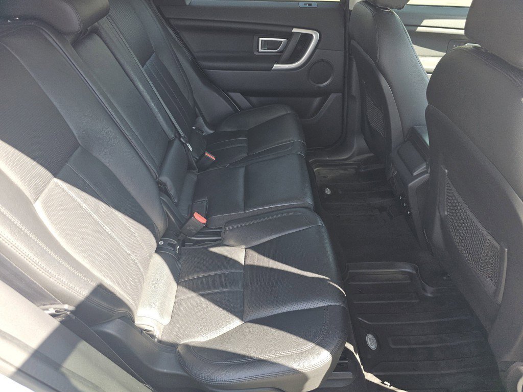 2016 Land Rover Discovery Sport HSE photo 5