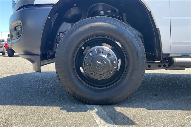 2025 Ram 3500 Tradesman photo 11