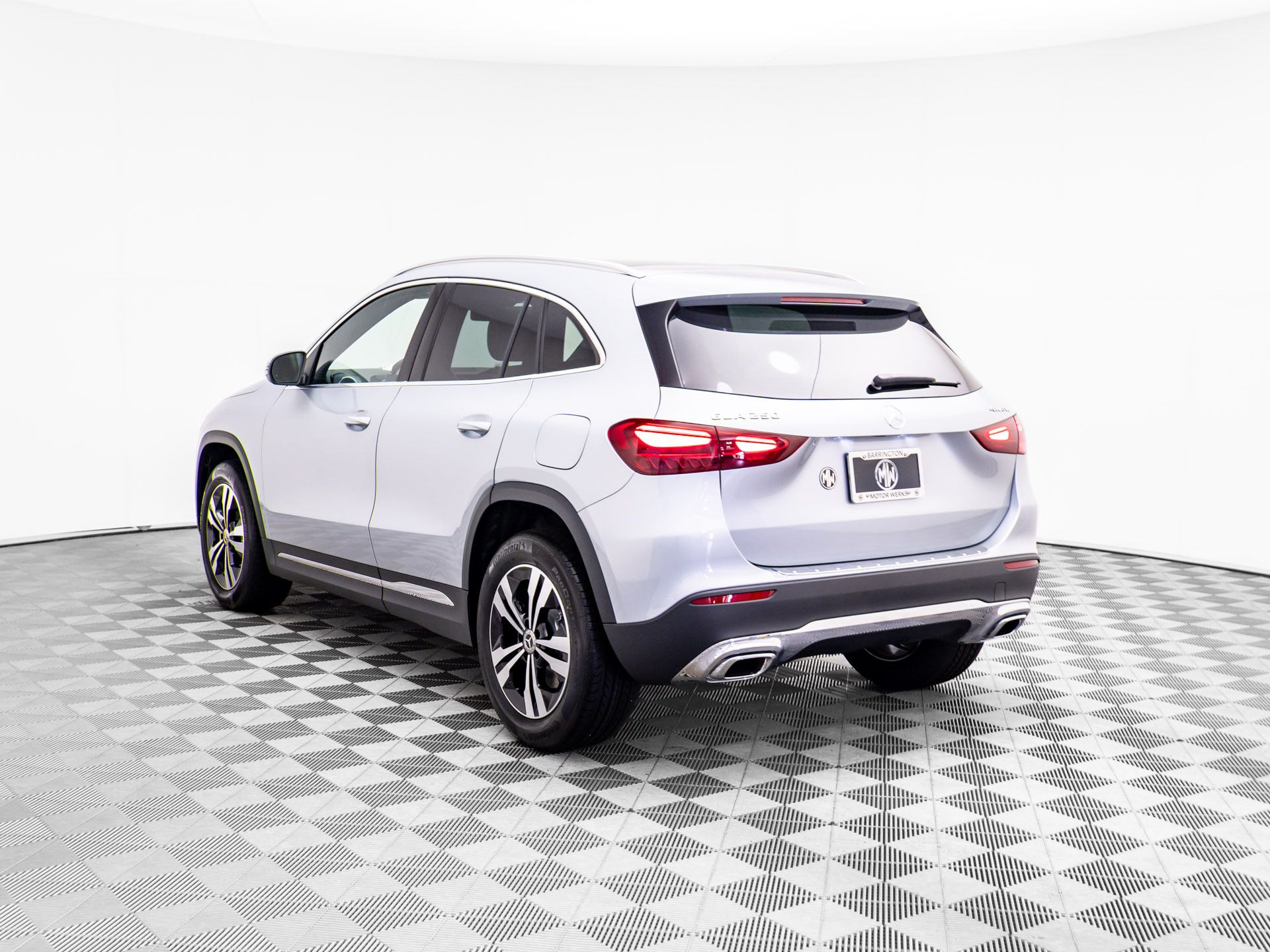 2026 Mercedes Benz GLA 250 4MATIC photo 2
