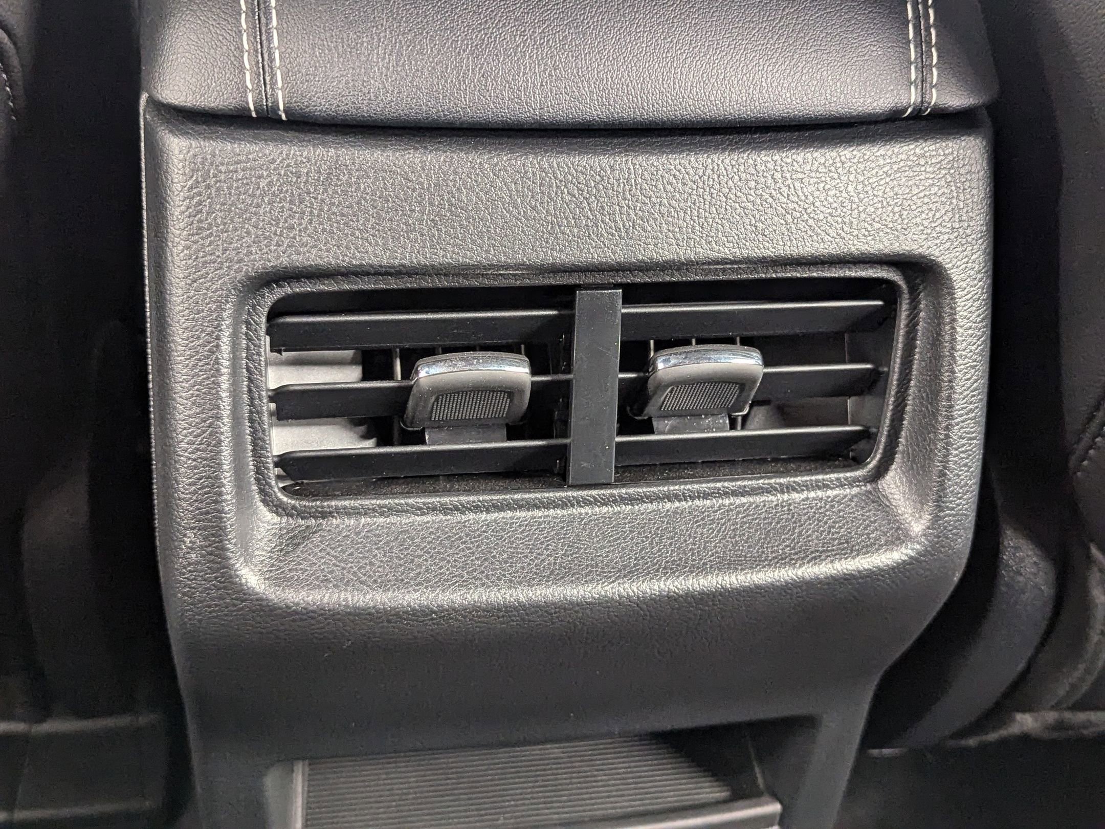 2021 Ford Edge ST photo 20