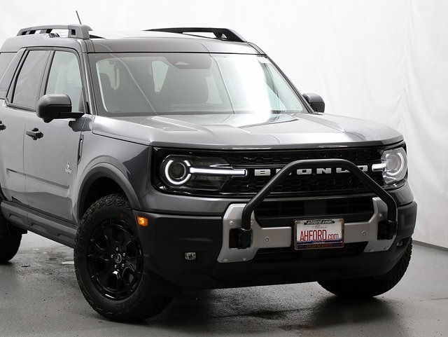 2025 Ford Bronco Sport Outer Banks photo 2