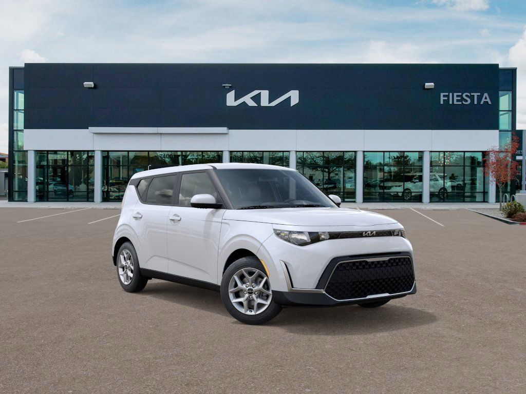 2025 Kia Soul LX photo 5