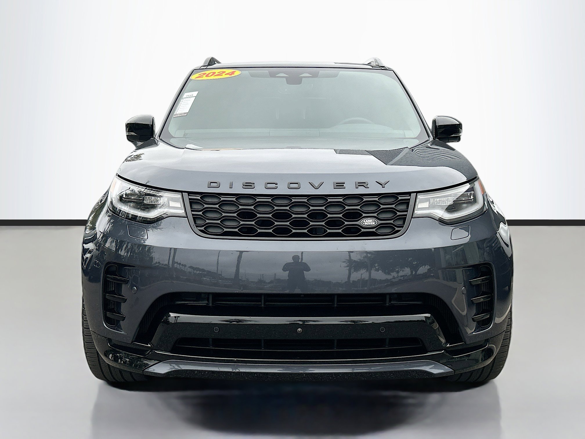 2024 Land Rover Discovery SE photo 2