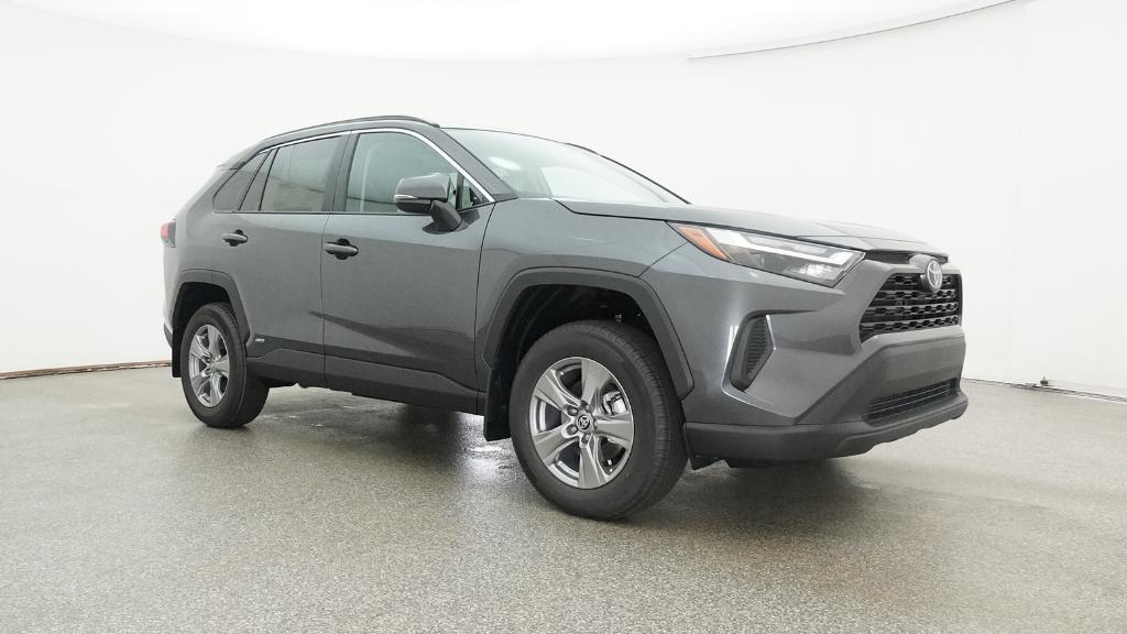 2025 Toyota RAV4 Hybrid XLE photo 30