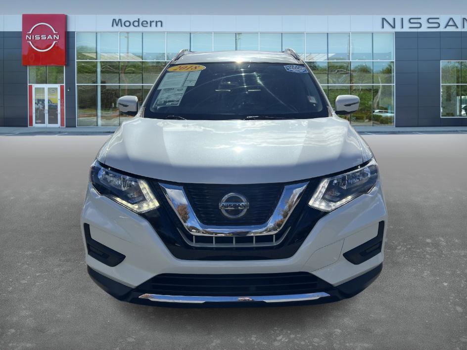 2018 Nissan Rogue SV photo 2