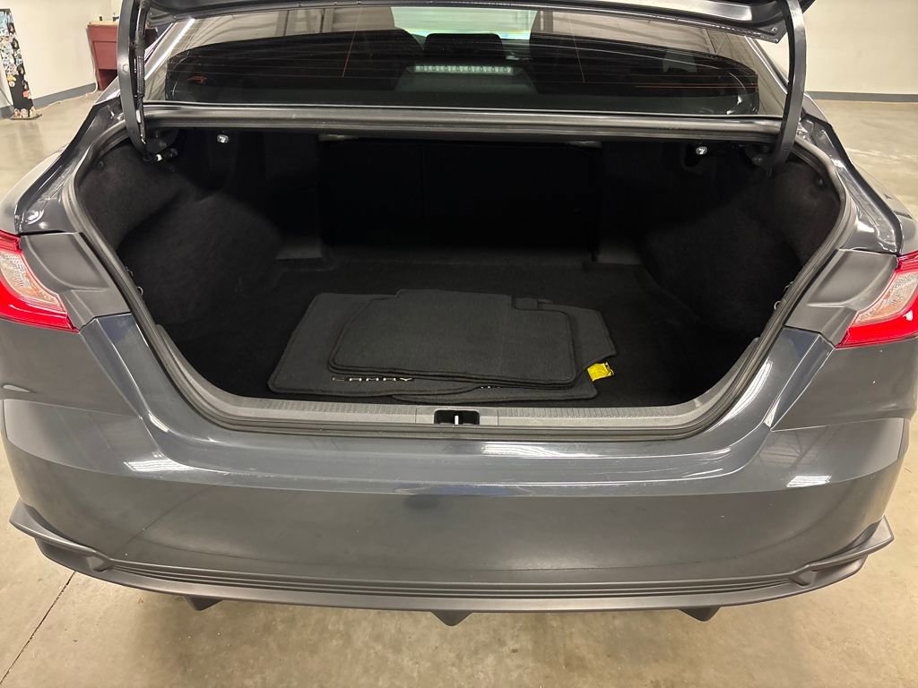 2025 Toyota Camry SE photo 11
