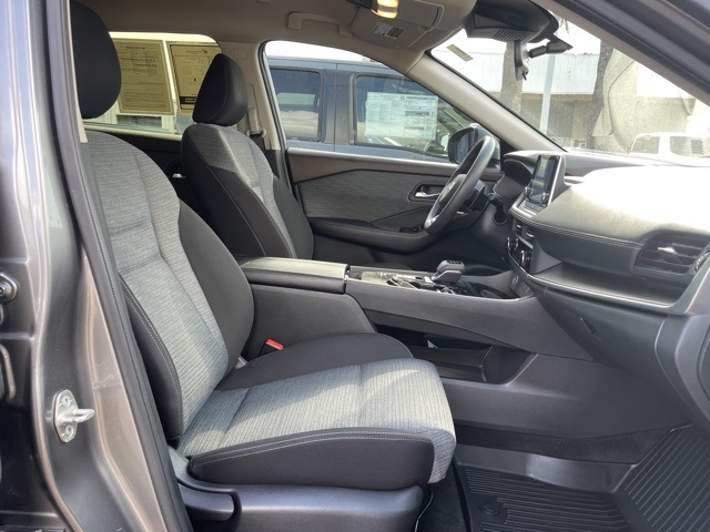 2023 Nissan Rogue SV photo 19