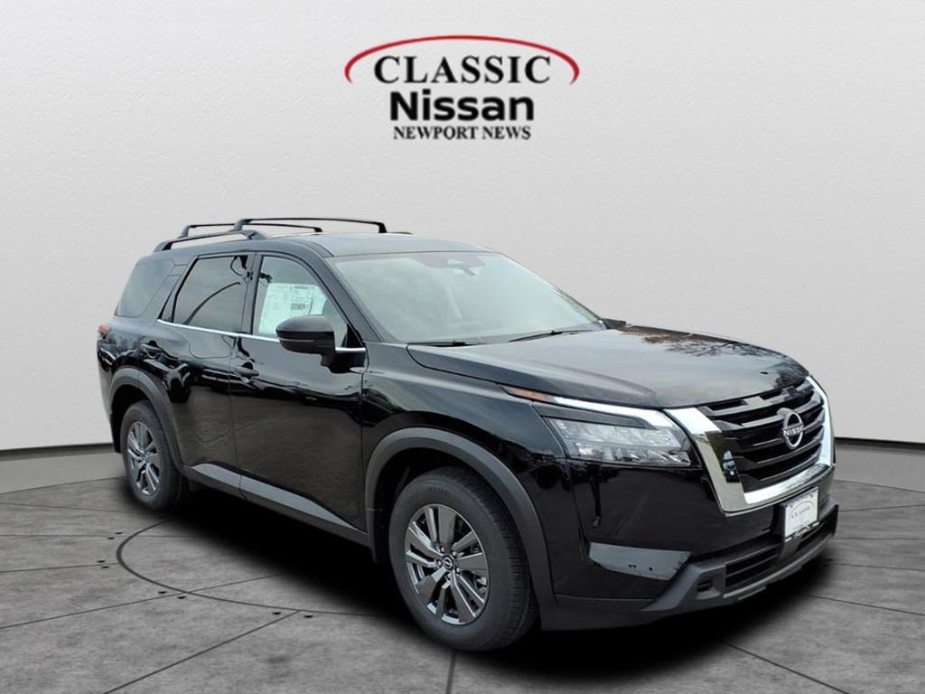 2025 Nissan Pathfinder SV's photo