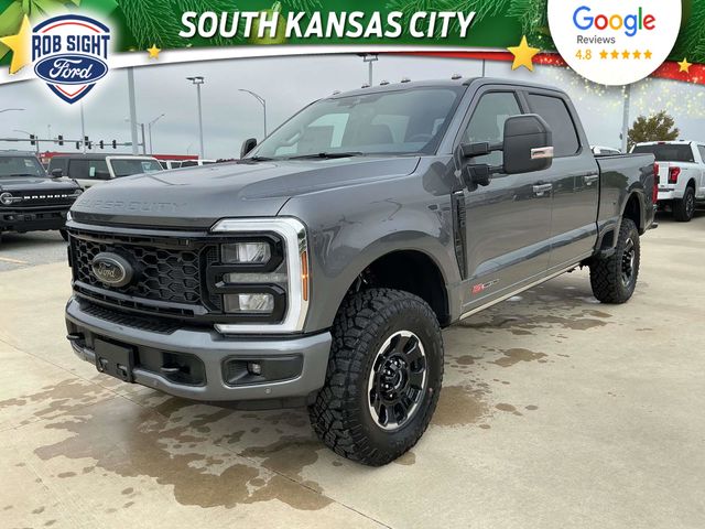 2025 Ford F-350 Super Duty Lariat's photo