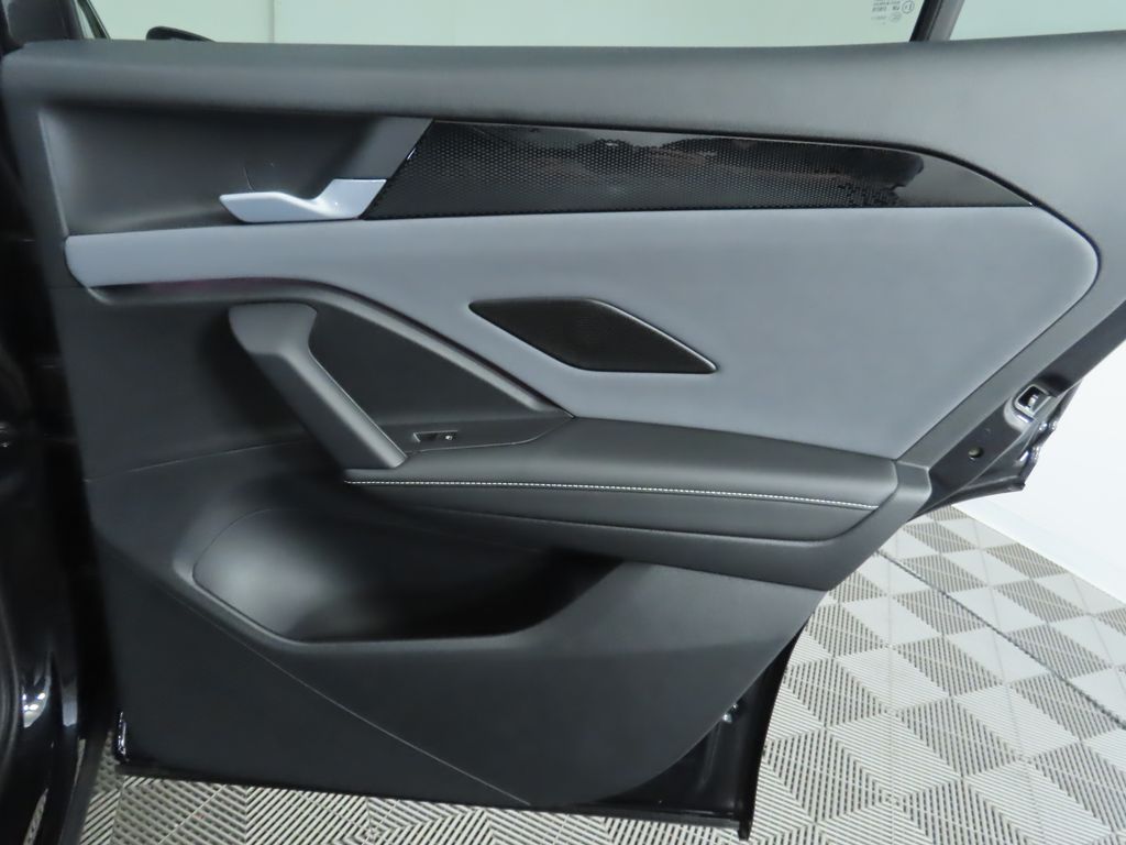 2025 Volkswagen Tiguan SE R-Line Black photo 25