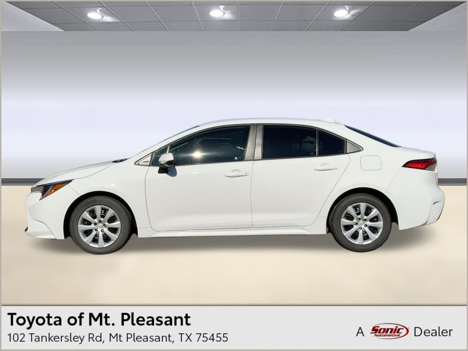 2022 Toyota Corolla LE's photo