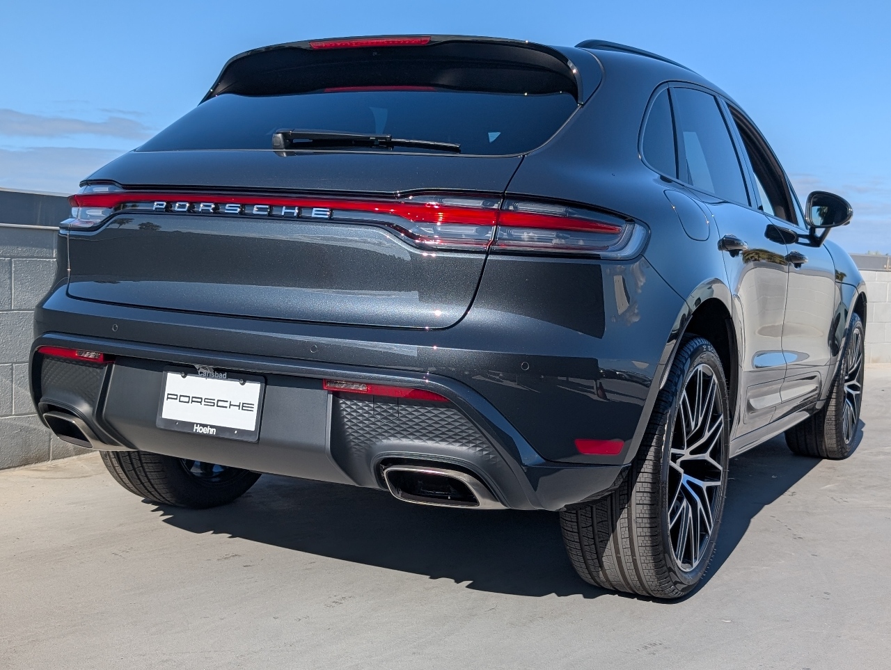 2026 Porsche Macan T photo 21