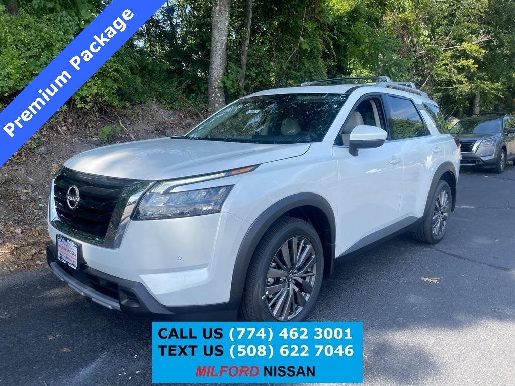 2025 Nissan Pathfinder SL's photo