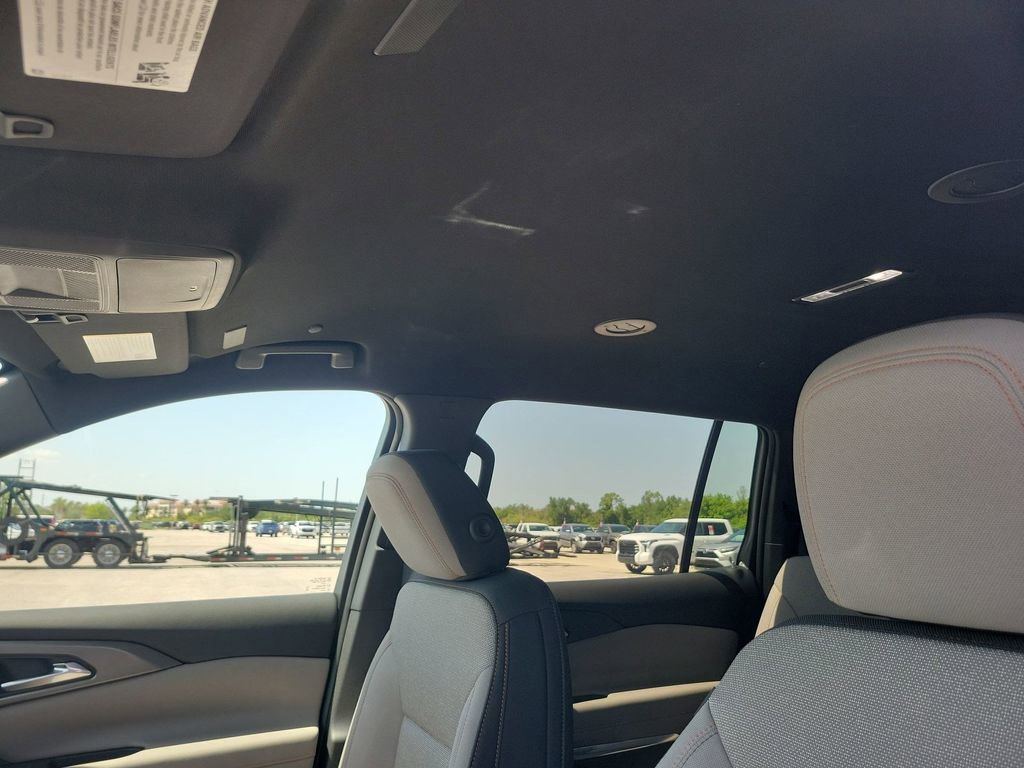 2025 Chevrolet Traverse photo 29