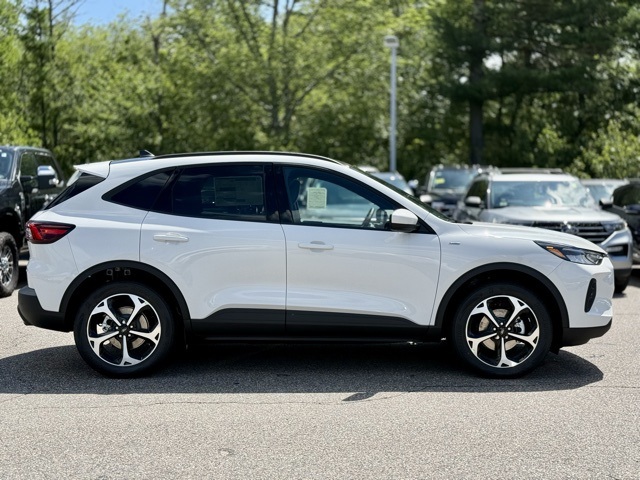 2025 Ford Escape Hybrid ST-Line Select photo 3
