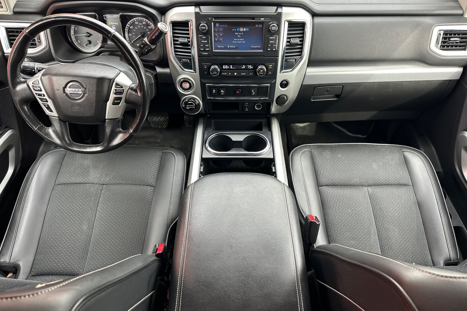 2018 Nissan Titan PRO-4X photo 9