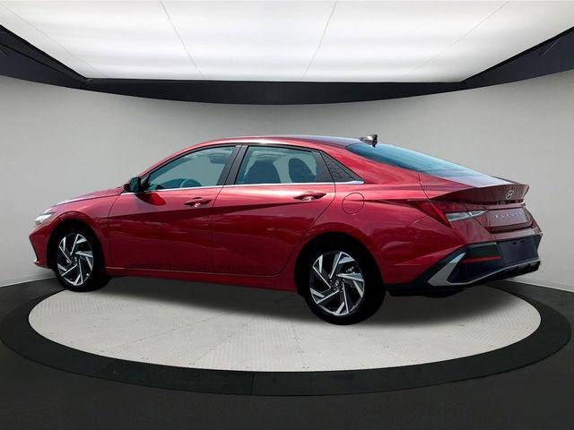 2024 Hyundai Elantra SEL Convenience photo 4